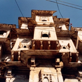 Udaipur facade (India) - Ahron de Leeuw