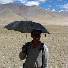 India - Ladakh - Trekking - 034 - Jamba braving the sun - mckaysavage