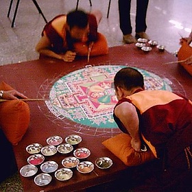 Tibetan Monks create a Mandala - phauly